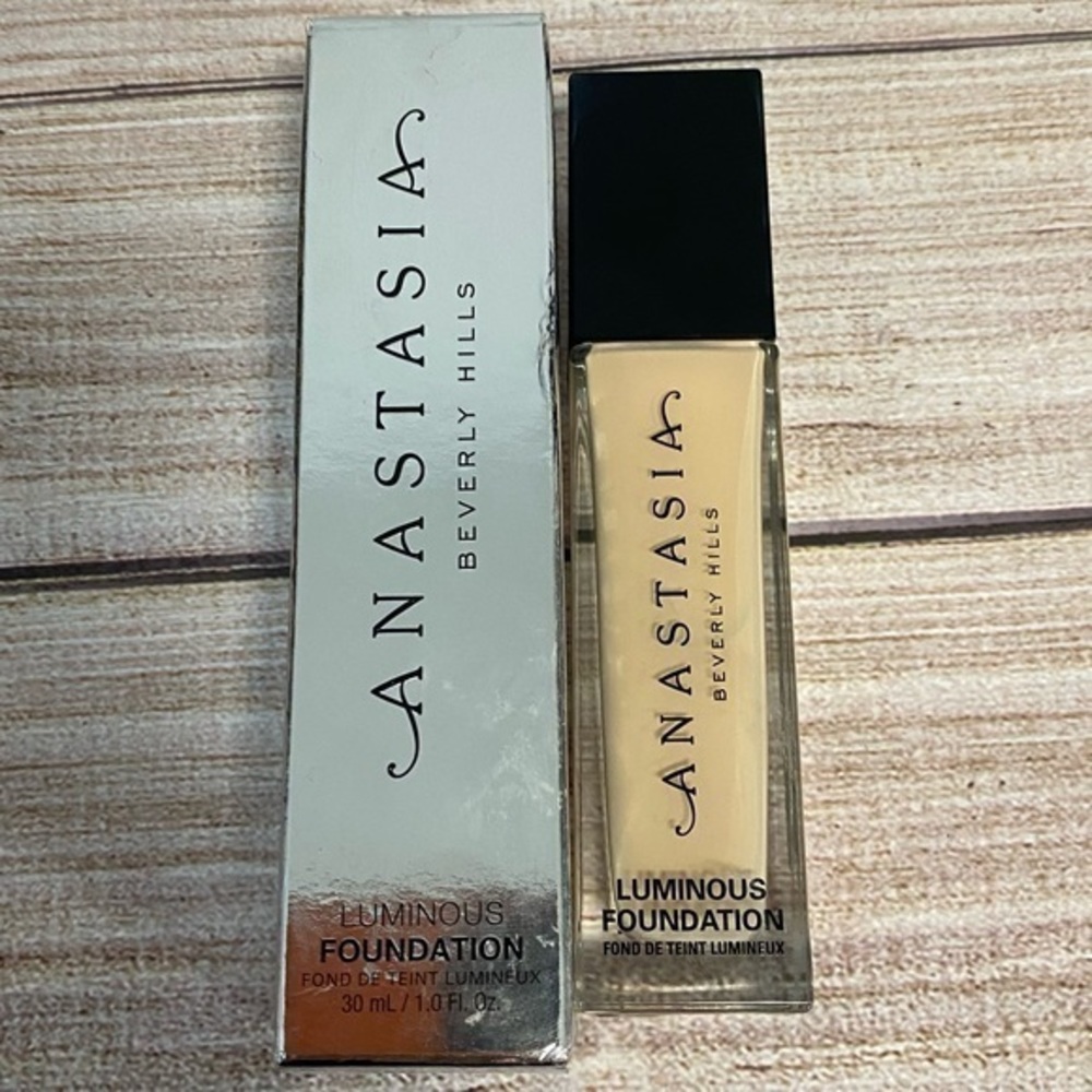 Anastasia Beverly Hills Luminous Foundation 120W